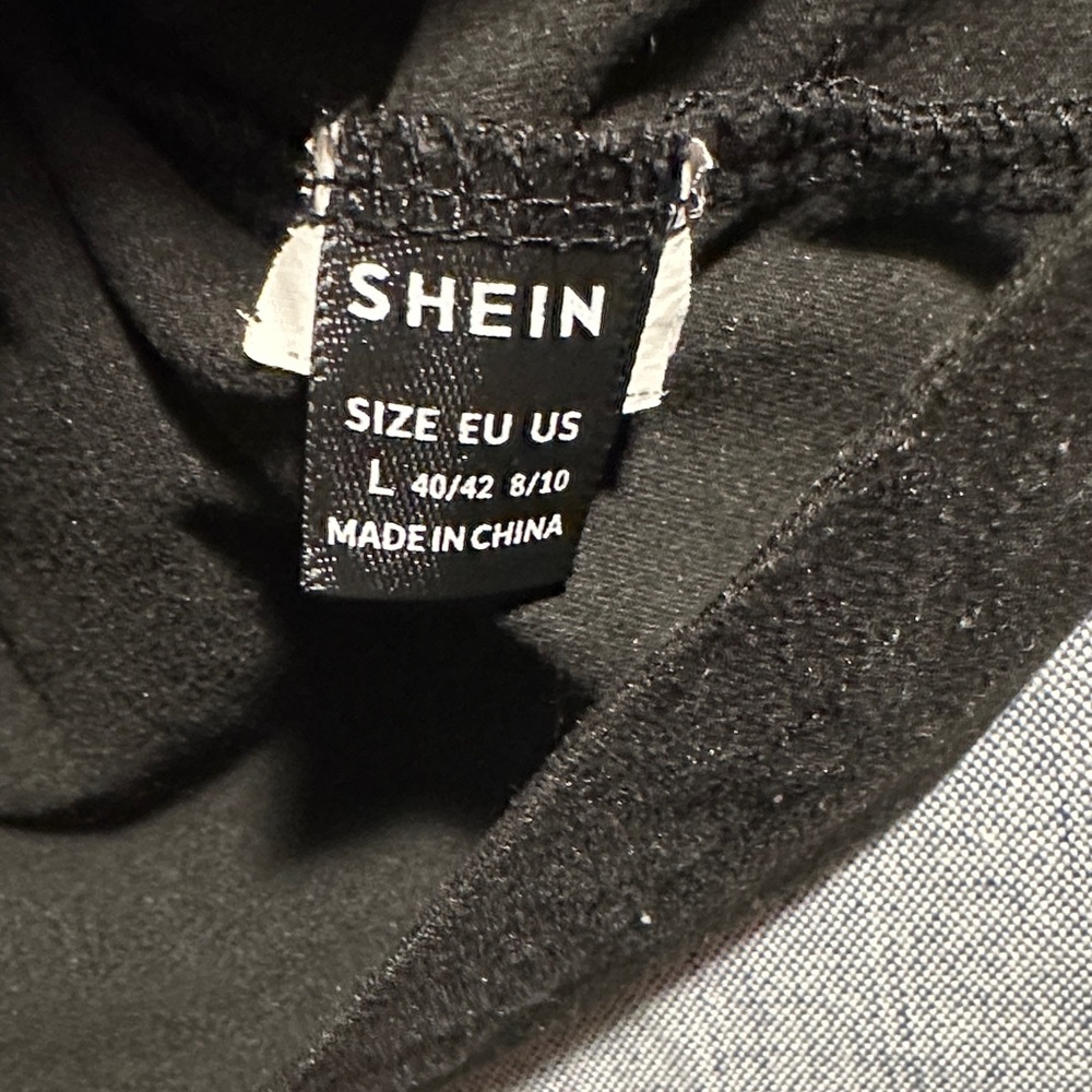 SHEIN Black Crewneck Top with Branded Label - Picture 3 of 5